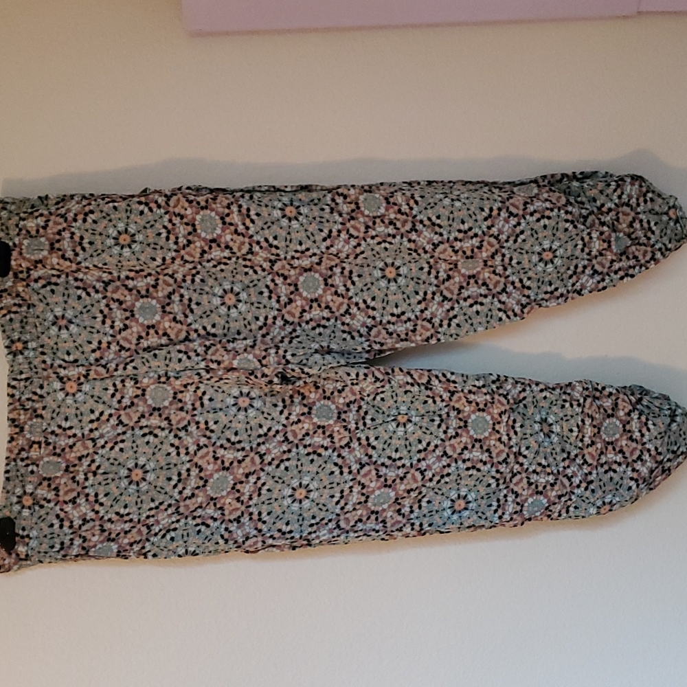 American Rag Capris - Picture 14 of 15